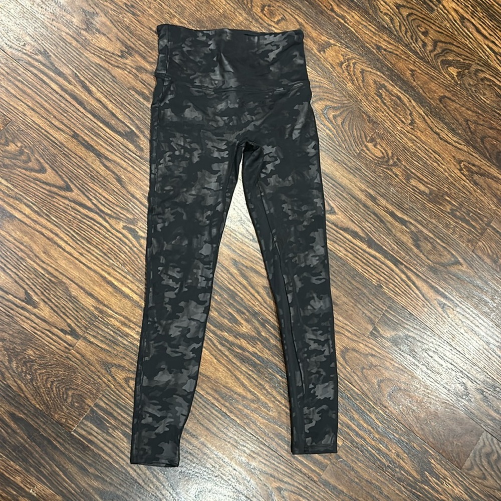 Spanx Faux Leather Camo Leggings **NWOT**
